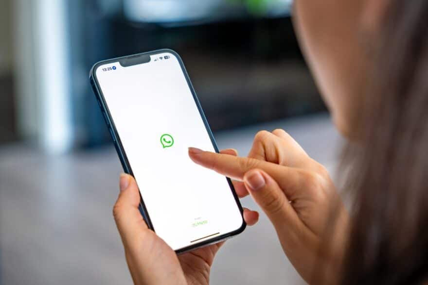 Un sondage pour prendre le contrôle du compte Whatsapp